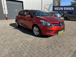 Rood Gebruikt 2018 Renault Clio IV LIMITED Hatchback | € 6.950 (Super prijs)