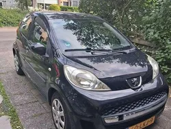 Zwart Gebruikt 2010 Peugeot 107 Hatchback | € 1.200 (Goede deal)