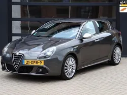 Grijs Gebruikt 2012 Alfa Romeo Giulietta Distinctive Hatchback | € 7.995 (Eerlijke prijs)