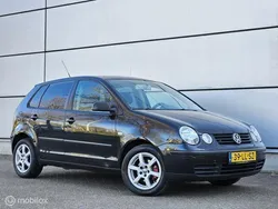 Zwart Gebruikt 2003 VW Polo Sportline Hatchback | € 850 (Eerlijke prijs)