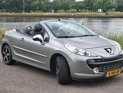 Grijs (metallic) Gebruikt 2009 Peugeot 207 CC Roland Garros Cabriolet | € 3.450 (Eerlijke prijs)