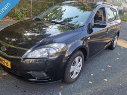 Zwart Gebruikt 2010 Kia Ceed Hatchback | € 3.499 (Eerlijke prijs)