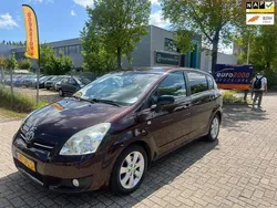 Rood Gebruikt 2009 Toyota Verso MPV | € 2.250