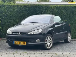 Zwart Gebruikt 2002 Peugeot 206 CC Cabriolet | € 895 (Goede deal)