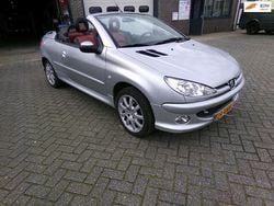 Grijs Gebruikt 2002 Peugeot 206 CC Cabriolet | € 795 (Eerlijke prijs)
