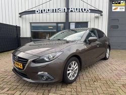 Bruin Gebruikt 2016 Mazda 3 Hatchback | € 10.750 (Goede deal)