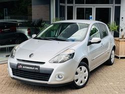 Grijs Gebruikt 2012 Renault Clio IV Authentique Hatchback | € 1.999 (Eerlijke prijs)