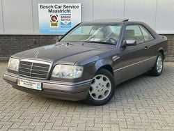 Grijs Gebruikt 1994 Mercedes 220 Coupé | € 19.949