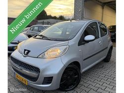 Grijs Gebruikt 2010 Peugeot 107 Urban Move Hatchback | € 2.999 (Eerlijke prijs)