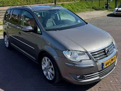 Grijs Gebruikt 2010 VW Touran Highline MPV | € 4.500 (Eerlijke prijs)