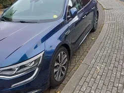Blauw Gebruikt 2017 Renault Talisman Intens Stationwagen | € 10.650 (Eerlijke prijs)
