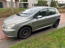 Grijs Gebruikt 2005 Peugeot 307 Premium Hatchback | € 699 (Goede deal)