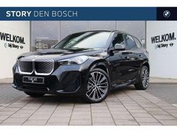 Saphirschwarz Gebruikt 2024 BMW iX1 Executive SUV | € 66.319