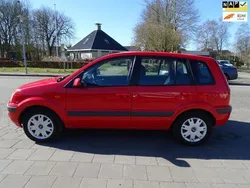 Rood Gebruikt 2006 Ford Fusion Ghia MPV | € 1.299 (Eerlijke prijs)