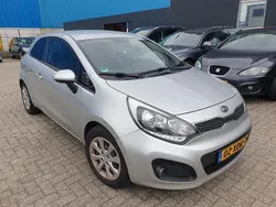 Grijs Gebruikt 2012 Kia Rio Plus Hatchback | € 1.799