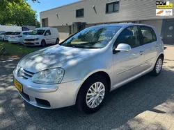 Grijs, metallic lak Gebruikt 2008 VW Golf VI Hatchback | € 2.250 (Super prijs)