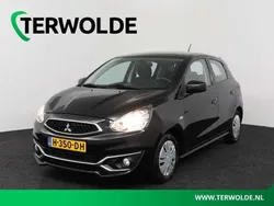 Zwart, metallic lak Gebruikt 2020 Mitsubishi Space Star Hatchback | € 8.900 (Eerlijke prijs)