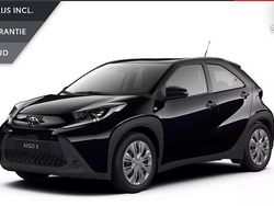 Zwart Nieuw 2025 Toyota Aygo X Play SUV | € 21.345