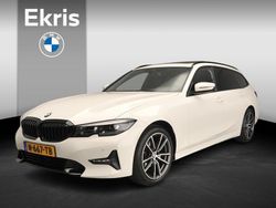 Wit Gebruikt 2022 BMW 318 Sport Line Stationwagen | € 34.900 (Eerlijke prijs)