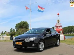 Zwart Gebruikt 2011 Ford Focus Titanium Sedan | € 7.950 (Eerlijke prijs)