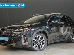 Zwart (metallic) Gebruikt 2019 Lexus UX 250h Sport Line SUV | € 30.995 (Eerlijke prijs)