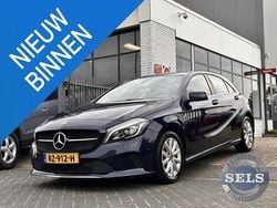 Blauw, metallic lak Gebruikt 2018 Mercedes A160 Ambition Hatchback | € 16.750 (Iets duurder)