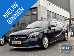 Blauw, metallic lak Gebruikt 2018 Mercedes A160 Ambition Hatchback | € 16.750 (Iets duurder)