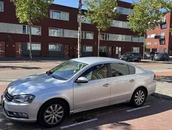 Grijs Gebruikt 2011 VW Passat Comfortline Sedan | € 6.500 (Eerlijke prijs)