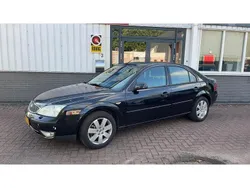 Zwart Gebruikt 2005 Ford Mondeo Futura Hatchback | € 1.055 (Goede deal)