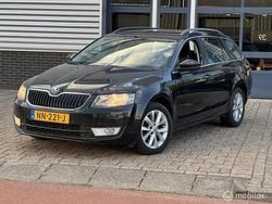 Zwart Gebruikt 2016 Skoda Octavia Stationwagen | € 3.750 (Goede deal)