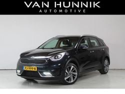 Blauw, metallic lak Gebruikt 2017 Kia Niro First Edition SUV | € 15.950 (Eerlijke prijs)