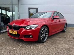 Rood Gebruikt 2018 BMW 320 M Sport Sedan | € 21.450 (Eerlijke prijs)