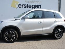 Zilver Gebruikt 2024 Suzuki Vitara Style SUV | € 26.950 (Eerlijke prijs)