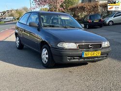 Zwart Gebruikt 1995 Opel Astra Hatchback | € 999