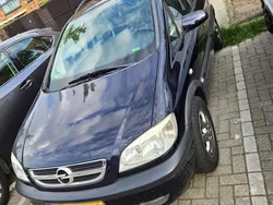 Blauw Gebruikt 2004 Opel Zafira Elegance MPV | € 2.150 (Eerlijke prijs)