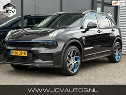 Zwart, metallic lak Gebruikt 2022 Lynk & Co 01 SUV | € 23.888 (Eerlijke prijs)