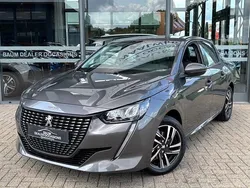 Grijs, metallic lak Gebruikt 2020 Peugeot 208 Allure Hatchback | € 10.999 (Eerlijke prijs)