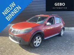 Rood Gebruikt 2010 Dacia Sandero Ambiance Hatchback | € 2.250 (Eerlijke prijs)