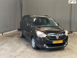 Zwart Gebruikt 2015 Dacia Lodgy Lauréate MPV | € 4.840 (Eerlijke prijs)