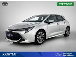 Zilver, metallic lak Gebruikt 2023 Toyota Corolla Executive Hatchback | € 28.950 (Eerlijke prijs)