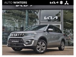 Zilver, metallic lak Gebruikt 2024 Suzuki Vitara SUV | € 25.845 (Eerlijke prijs)