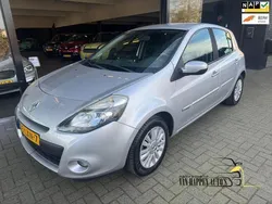 Grijs Gebruikt 2010 Renault Clio II Collection Hatchback | € 2.799 (Eerlijke prijs)
