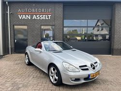 Grijs, metallic lak Gebruikt 2004 Mercedes SLK200 Cabriolet | € 14.400 (Duur)