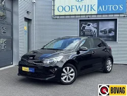 Zwart, metallic lak Gebruikt 2021 Kia Rio Hatchback | € 15.950 (Eerlijke prijs)