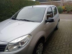 Grijs Gebruikt 2010 Dacia Sandero Ambiance Hatchback | € 2.750 (Eerlijke prijs)