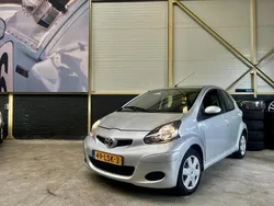 Grijs Gebruikt 2010 Toyota Aygo Comfort Hatchback | € 2.495 (Iets duurder)