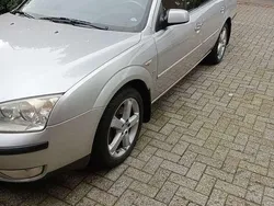 Grijs Gebruikt 2005 Ford Mondeo Ghia Stationwagen | € 2.500 (Goede deal)