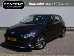 Zwart Gebruikt 2024 Hyundai i20 Comfort Hatchback | € 18.940 (Eerlijke prijs)