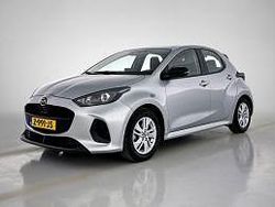 Grijs metallic Gebruikt 2024 Mazda 2 Center-Line Hatchback | € 21.895 (Eerlijke prijs)