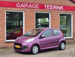 Paars Gebruikt 2013 Peugeot 107 Envy Hatchback | € 3.999 (Eerlijke prijs)
